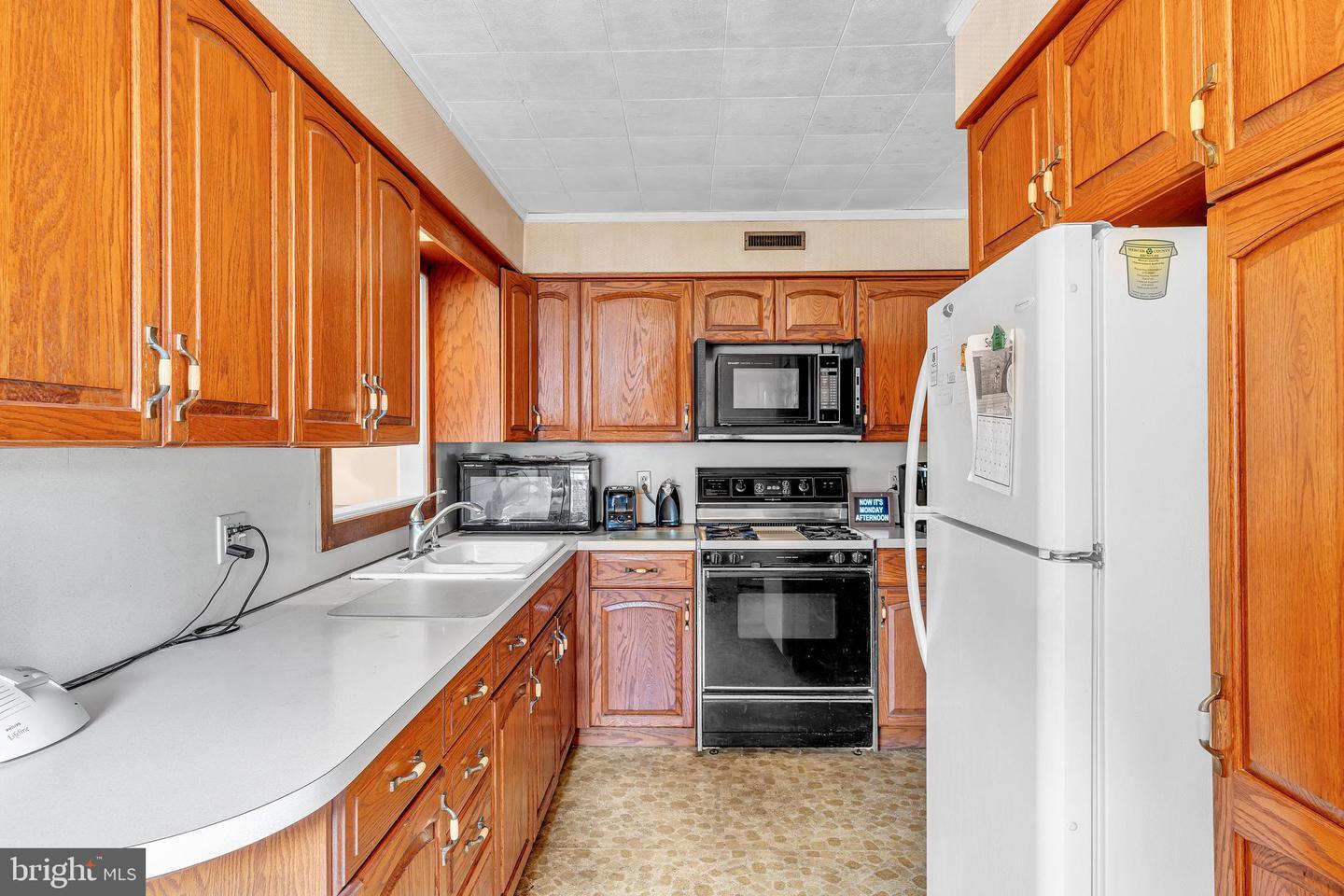 Property Photo: 26 Kenwood Terrace NJ 08610