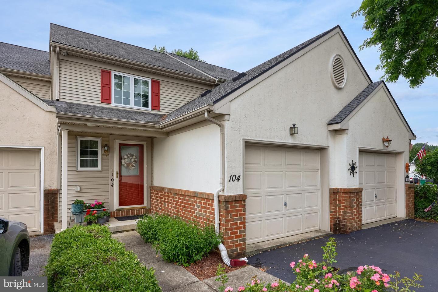 Property Photo:  104 Rutledge Avenue  PA 17601 