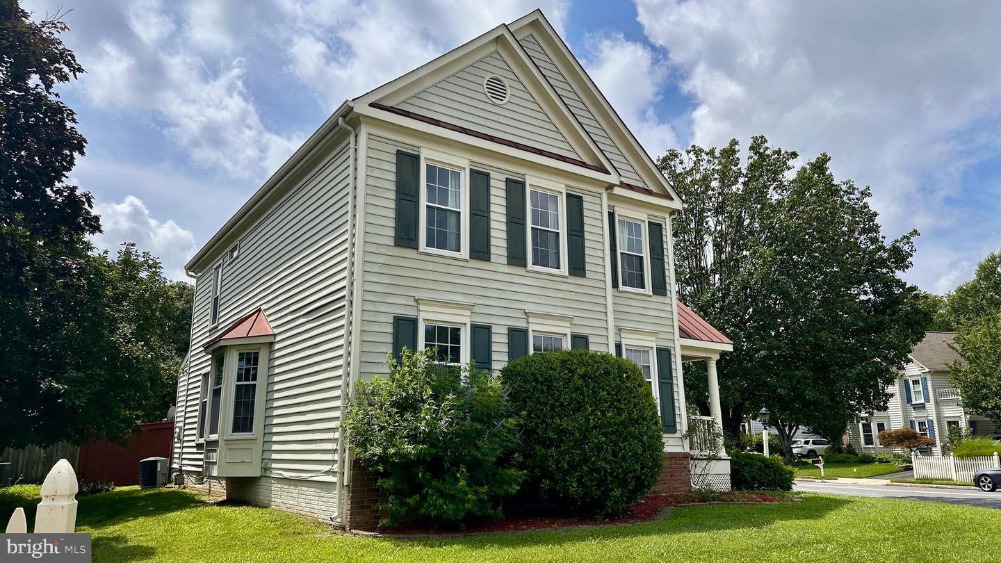 Property Photo: 6517 Summerton Way VA 22150