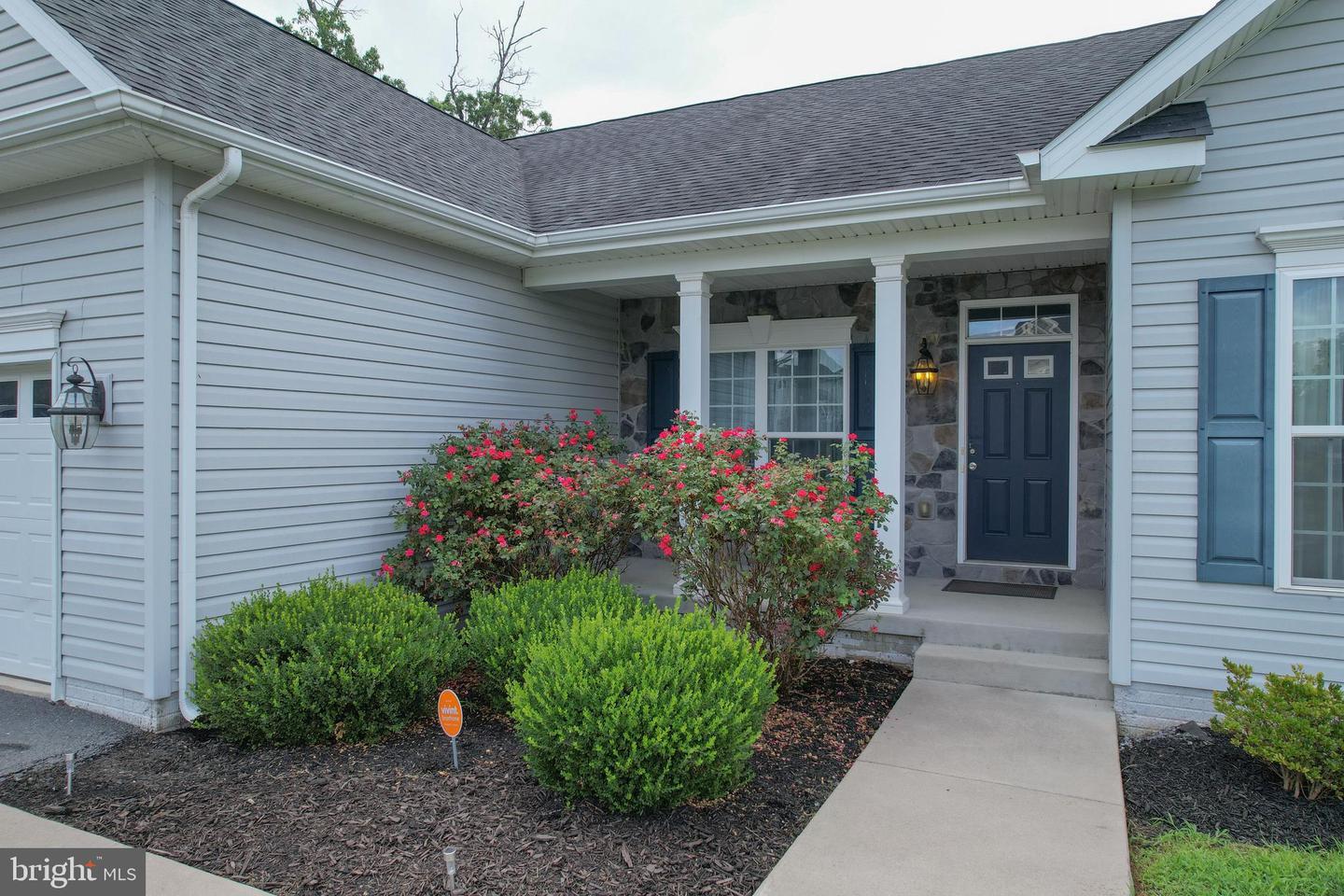 Property Photo: 35 Kanawha Court WV 25419