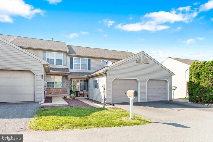 826 Woodridge Drive  Middletown PA 17057 photo