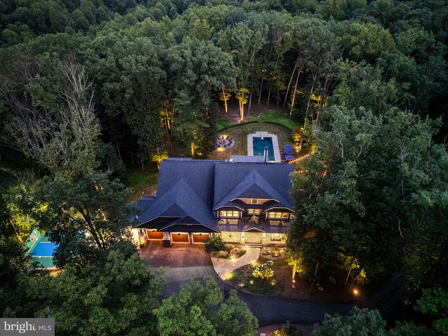 Property Photo: 14026 Fern Valley Lane VA 20176