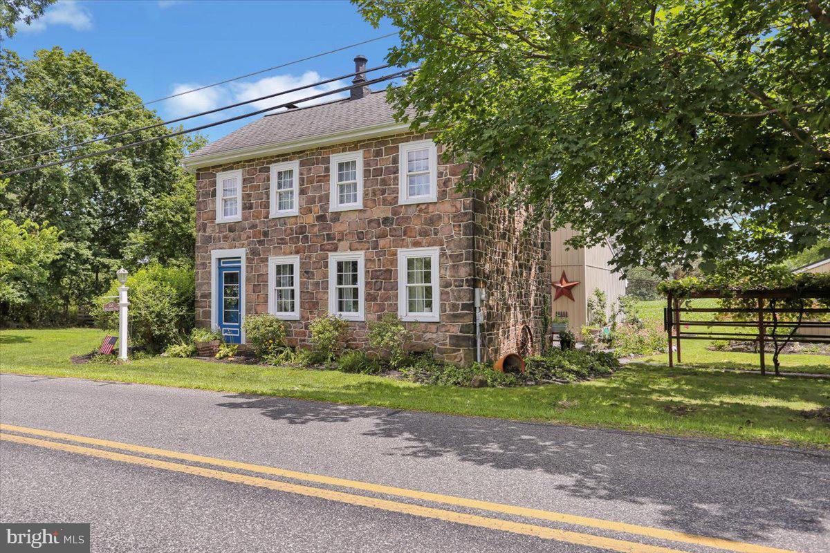 356 Red Corner Road  Douglassville PA 19518 photo