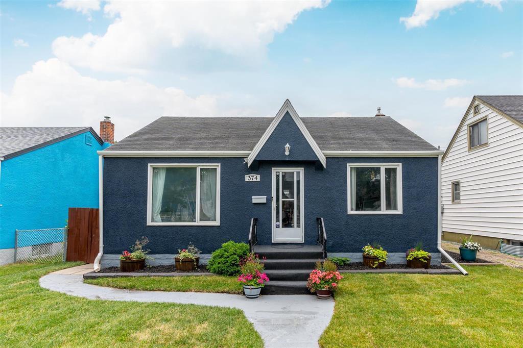 374 Winterton Avenue  Winnipeg MB R2K 1K2 photo