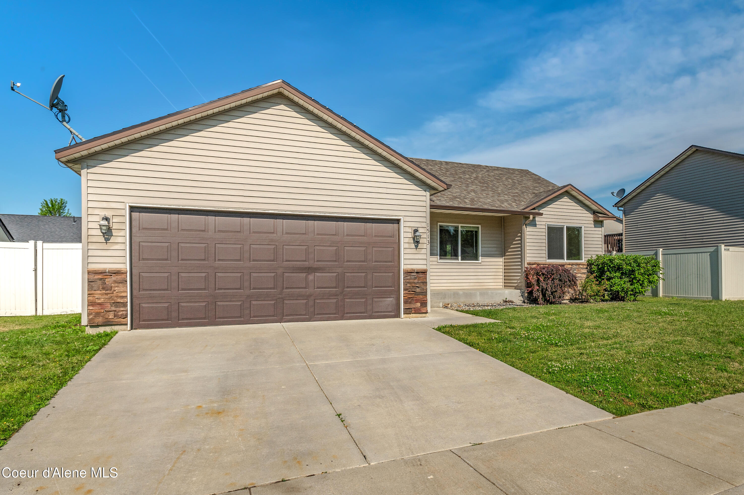 Property Photo: 1513 N Moonstone St ID 83854