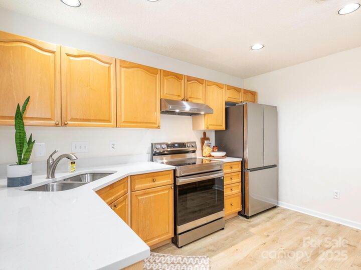 Property Photo: 9327 Timothy Court NC 28277