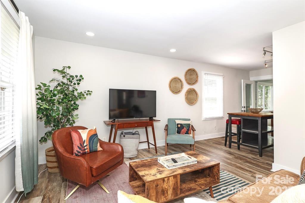 Property Photo: 934 Herrin Avenue NC 28205