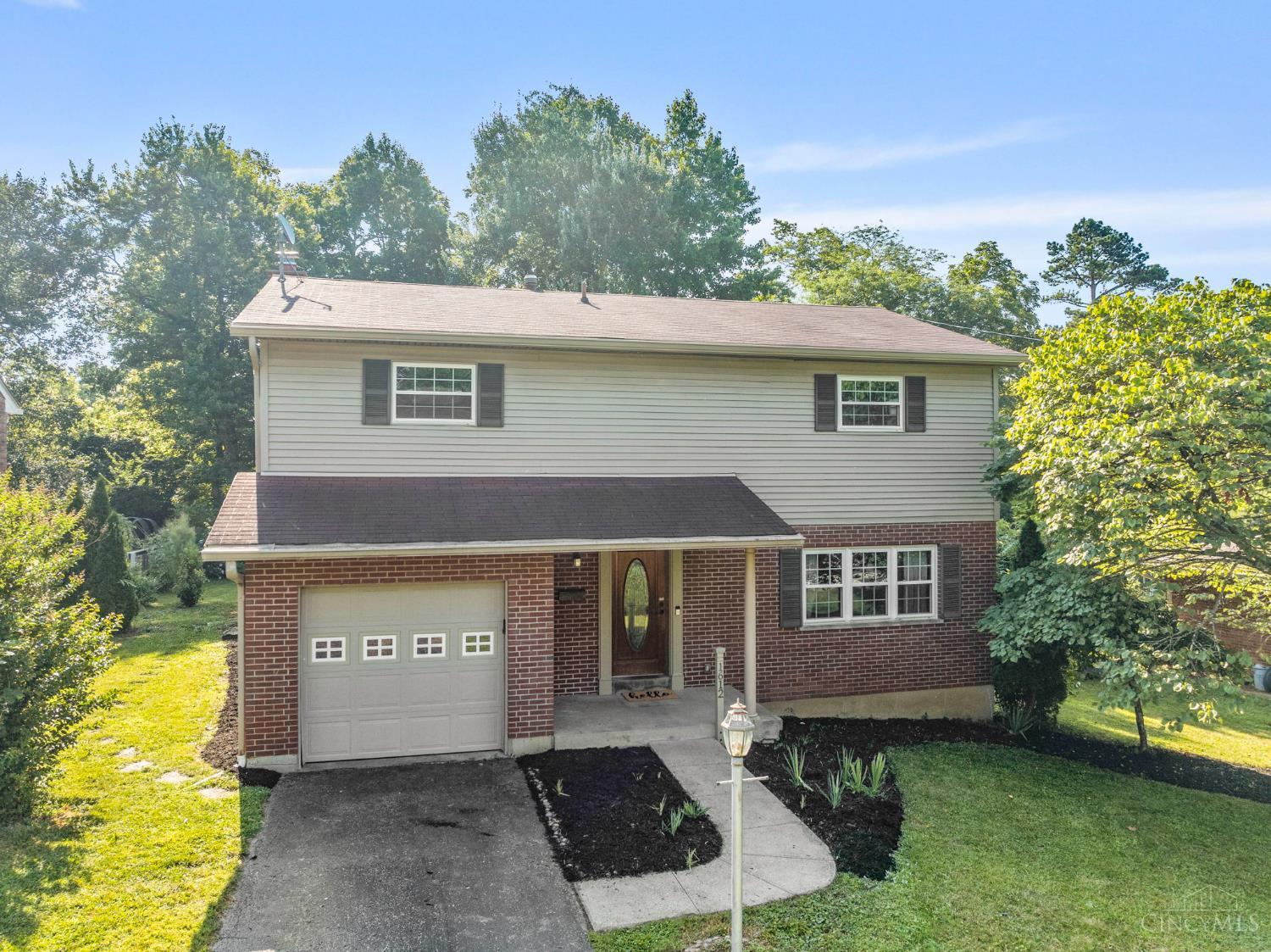 Property Photo: 1612 Bloomingdale Avenue OH 45230