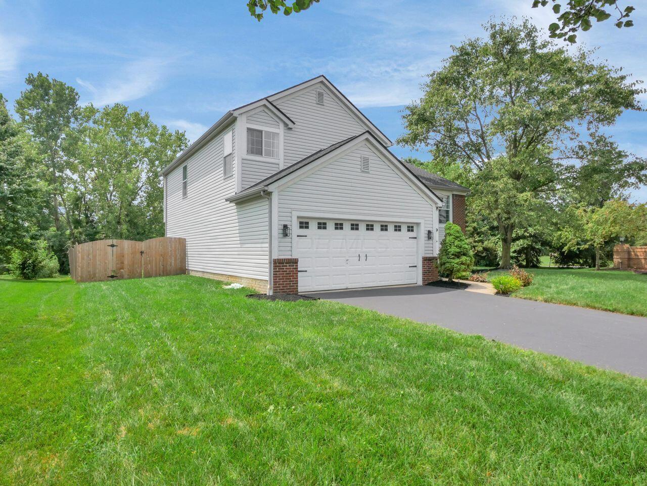 Property Photo:  700 Woodington Drive  OH 43062 