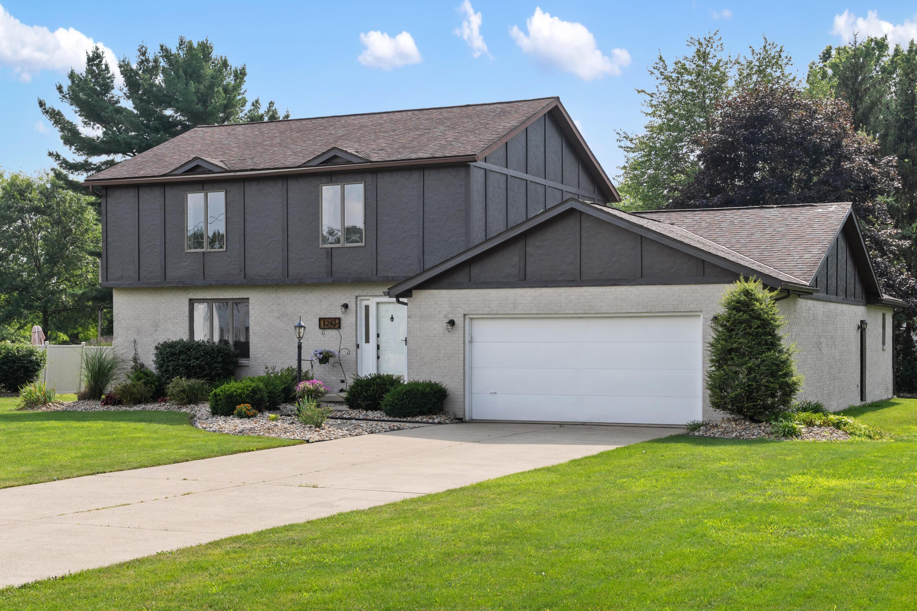Property Photo:  1242 Springbrook Drive  OH 44906 