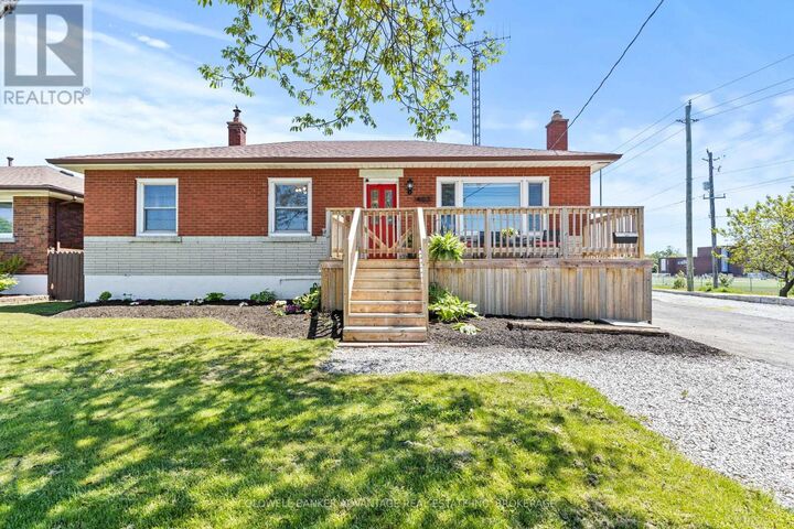 Property Photo:  407 Steele Street  ON L3K 4Y1 