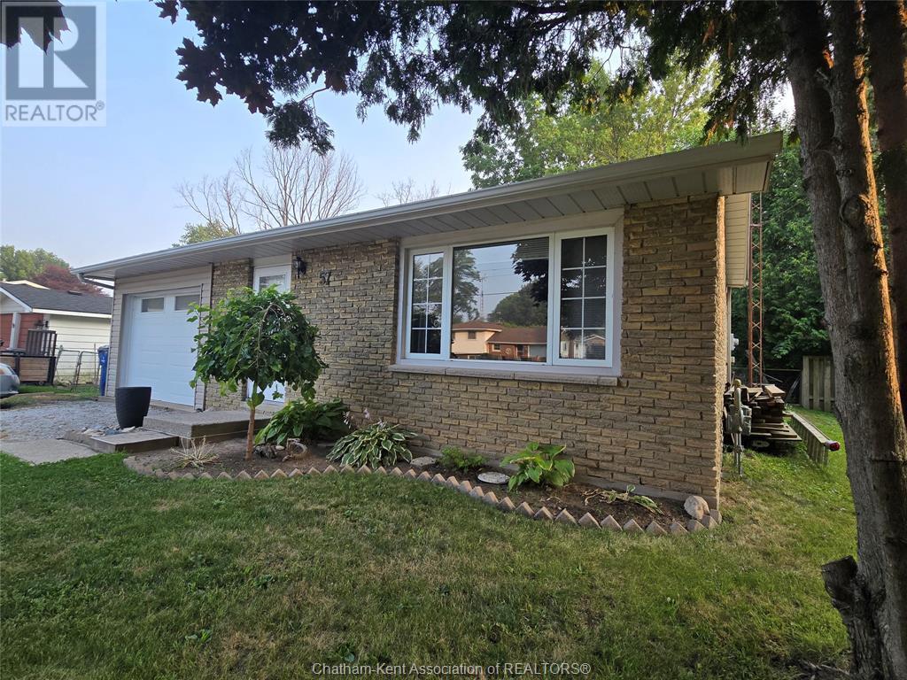 Property Photo: 57 Lisgar Street ON N0P 2C0