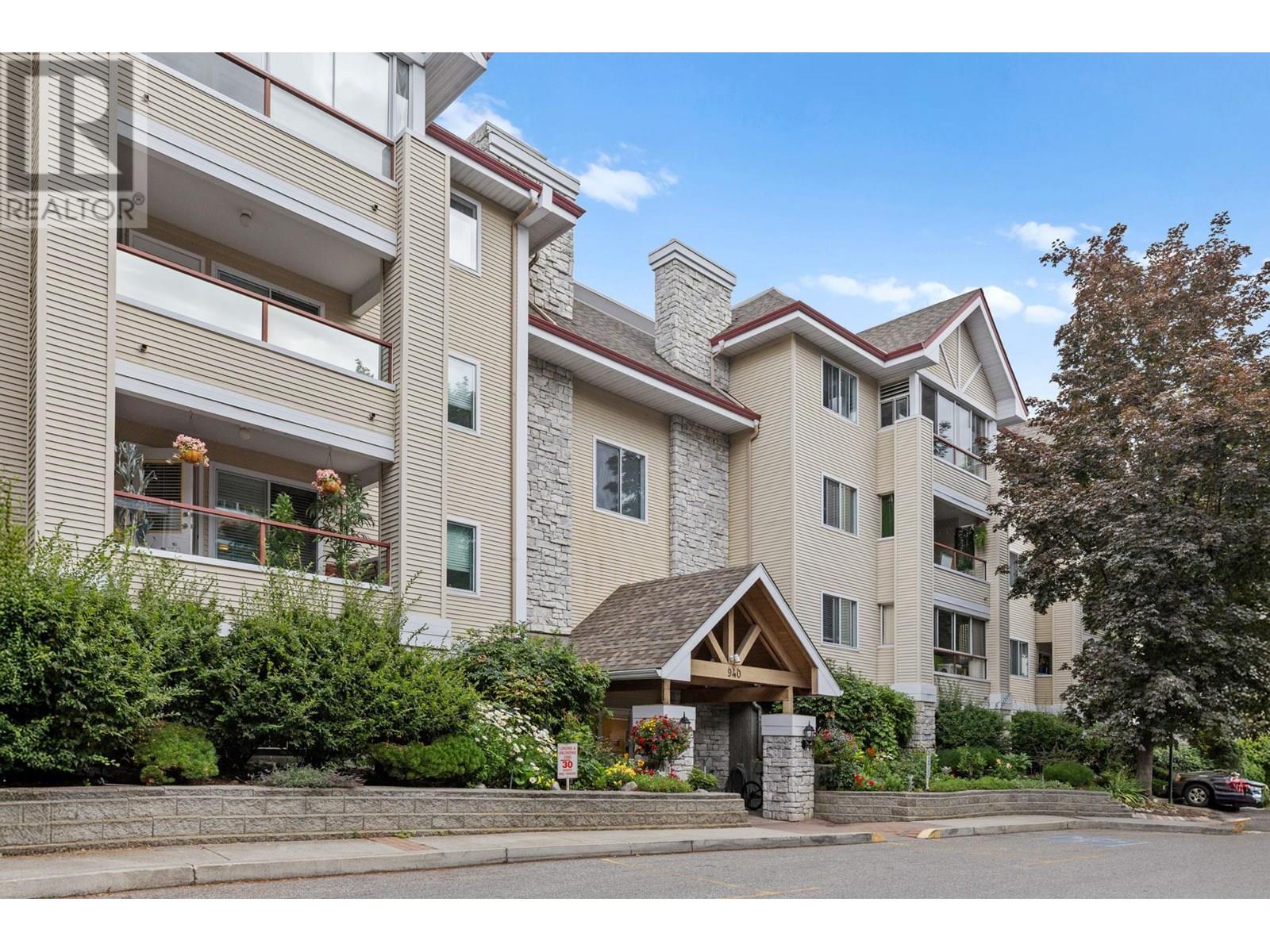 Property Photo: 940 Glenwood Avenue 210 BC V1Y 9P2
