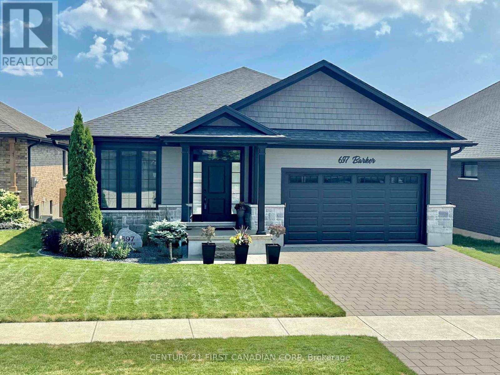 Photo de la propriété: 697 Barker Street ON N0L 1W0