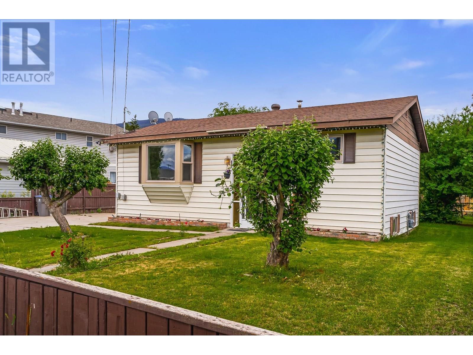 Property Photo:  2138 Clarke Avenue  BC V1K 1B8 