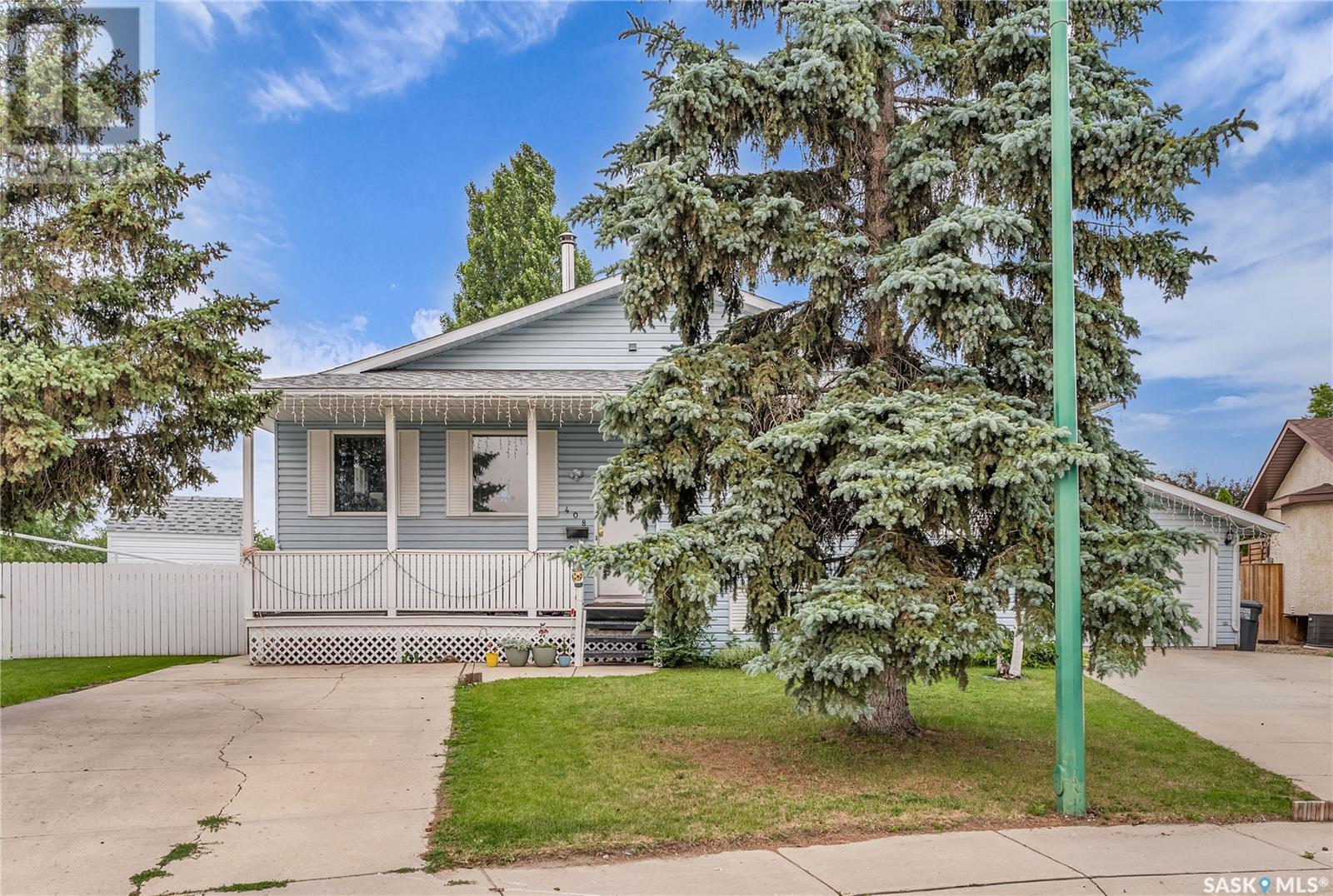 Property Photo: 406 & 408 Gillam Crescent SK S7N 3R6