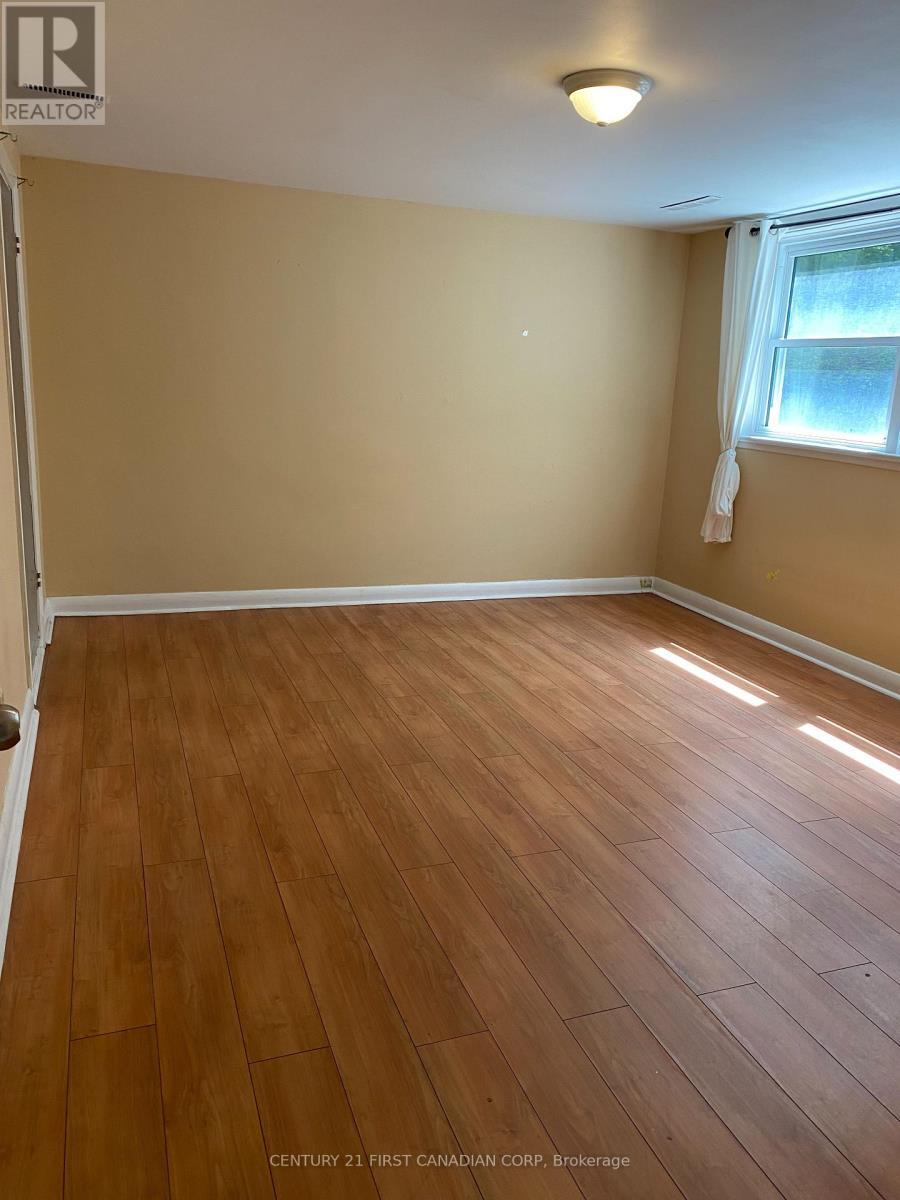 Property Photo: 270 Sarnia Road ON N6G 1M9