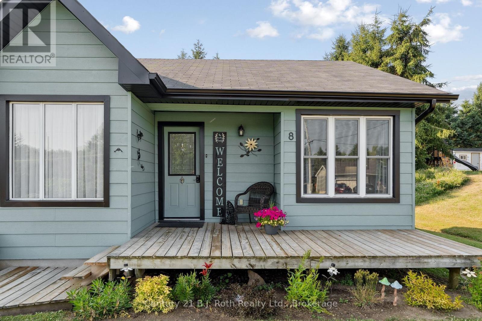 Property Photo: 8 Agnes Street ON L0K 1N0