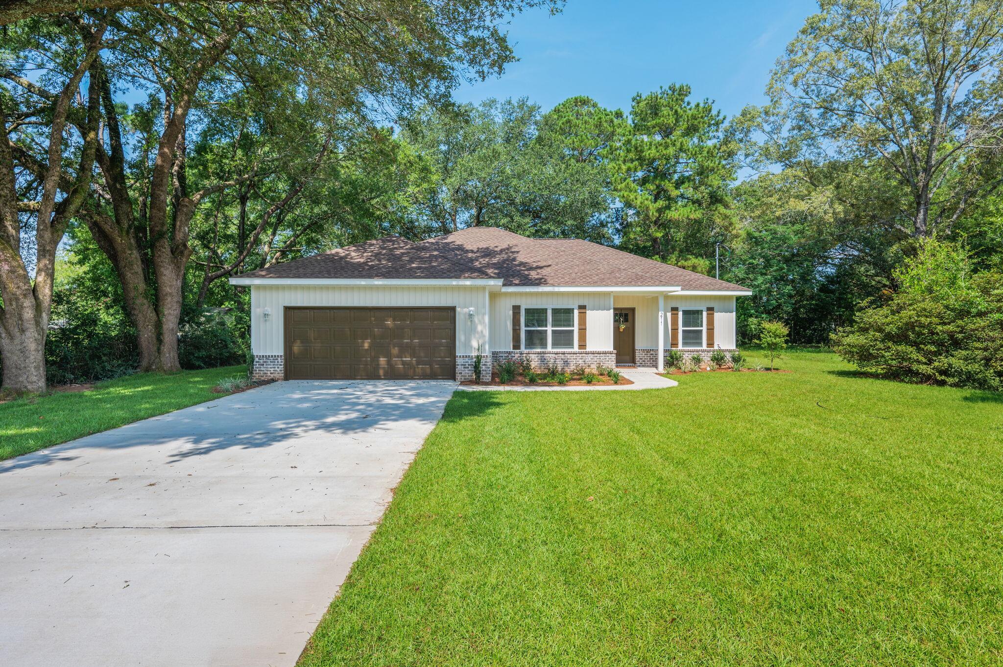 Property Photo: 211 Jones Road FL 32536