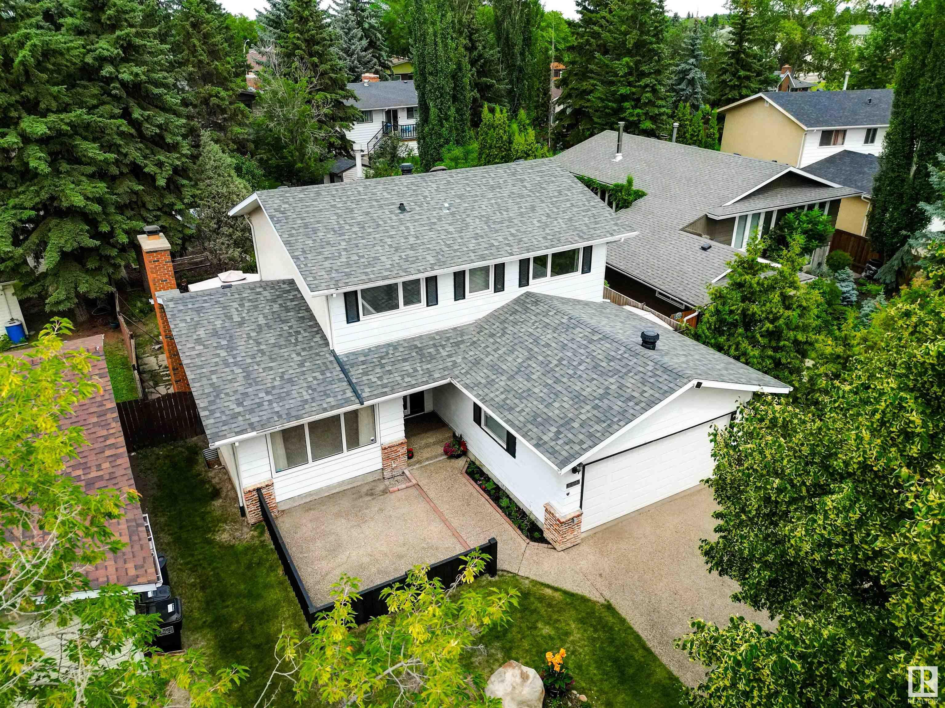 1725 68 Street NW  Edmonton AB T6K 2H9 photo