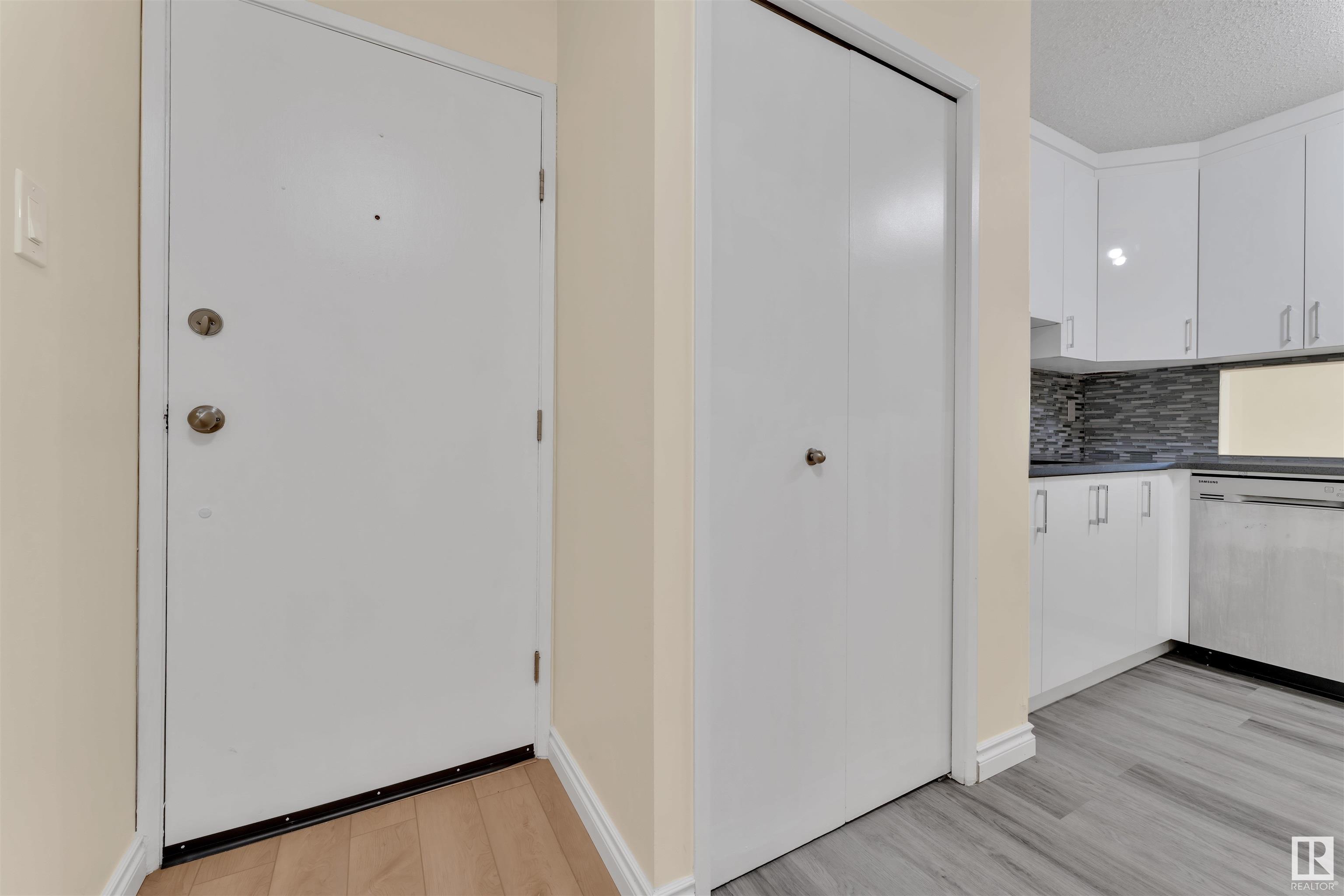 Property Photo:  3855 76 Street NW 5  AB T6K 2P9 