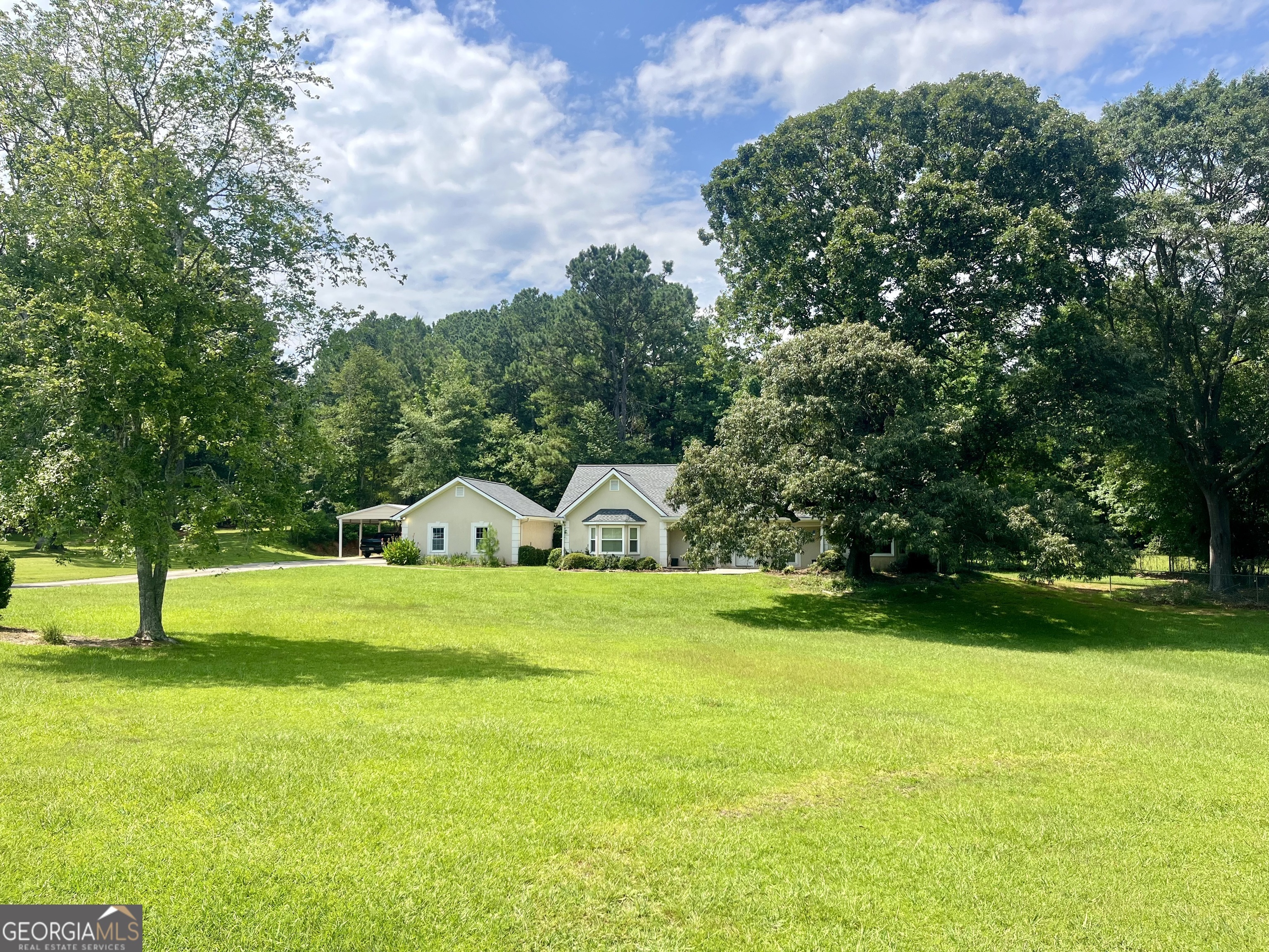 Property Photo: 10 Carriage Gate Drive GA 30277