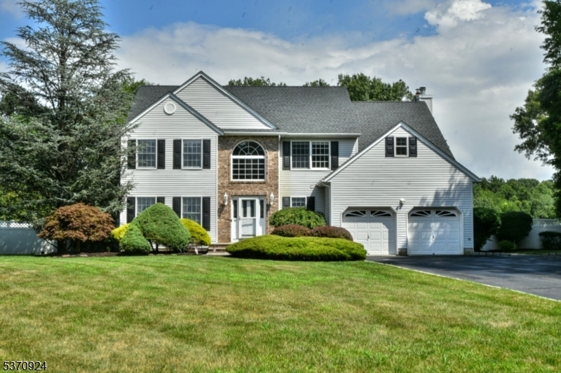 30 Sleepy Hollow Dr  Jefferson Twp. NJ 07438 photo