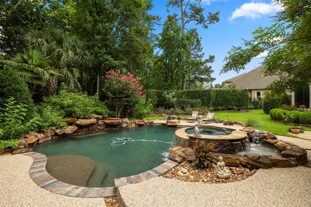 Property Photo: 30 W Bracebridge Circle TX 77382