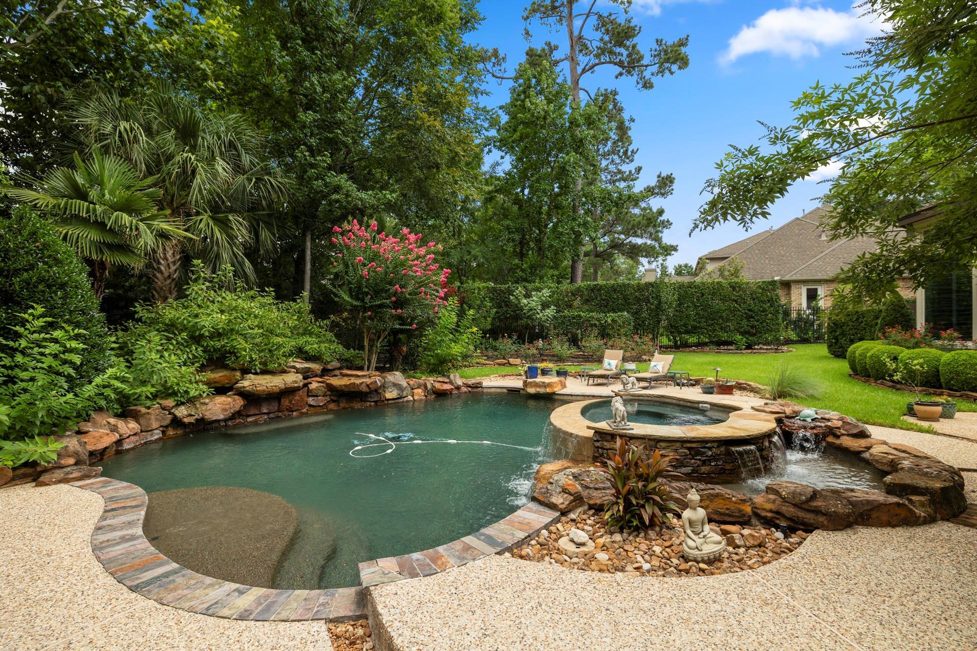 Property Photo: 30 W Bracebridge Circle TX 77382