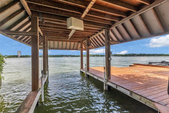 Property Photo:  923 Paradise Lane  TX 77356 