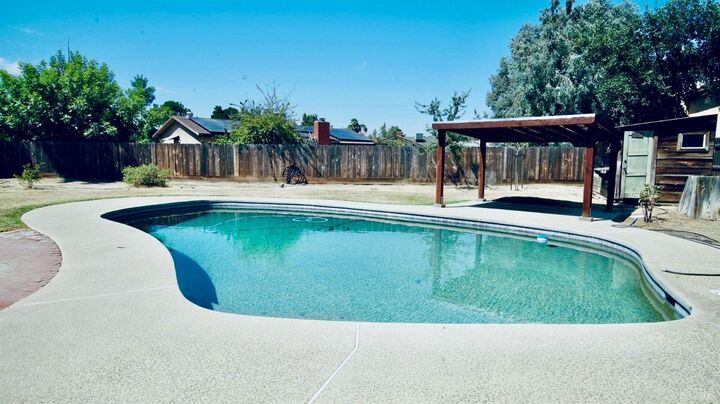 Property Photo:  964 Greenfield Avenue  CA 93230 