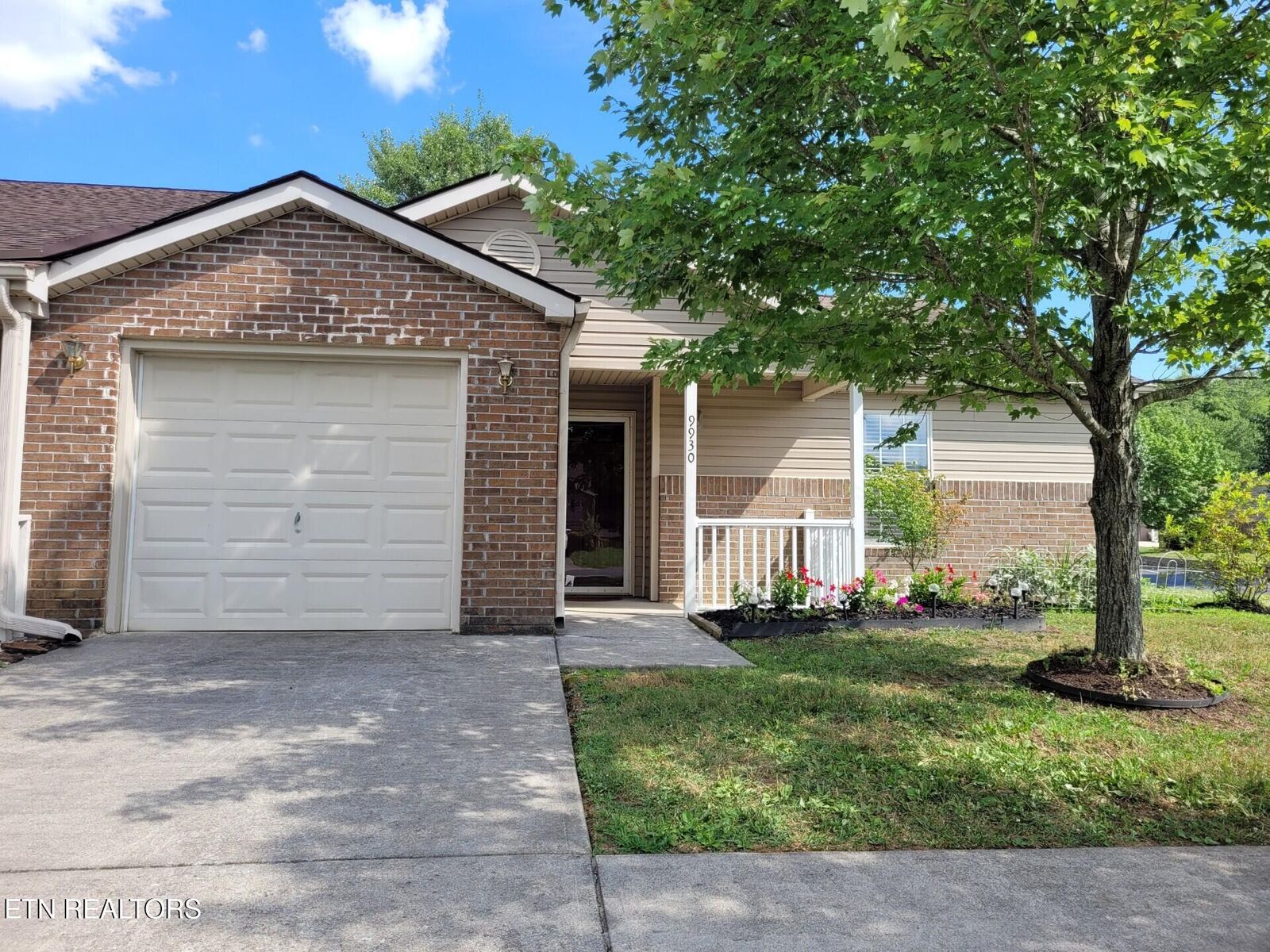 Property Photo: 9930 Greylock Way TN 37931