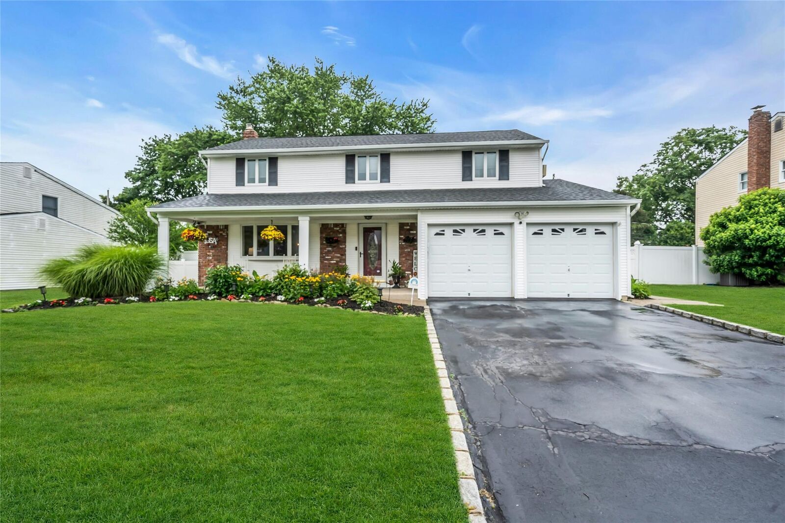 Property Photo:  43 Longstreet Drive  NY 11755 
