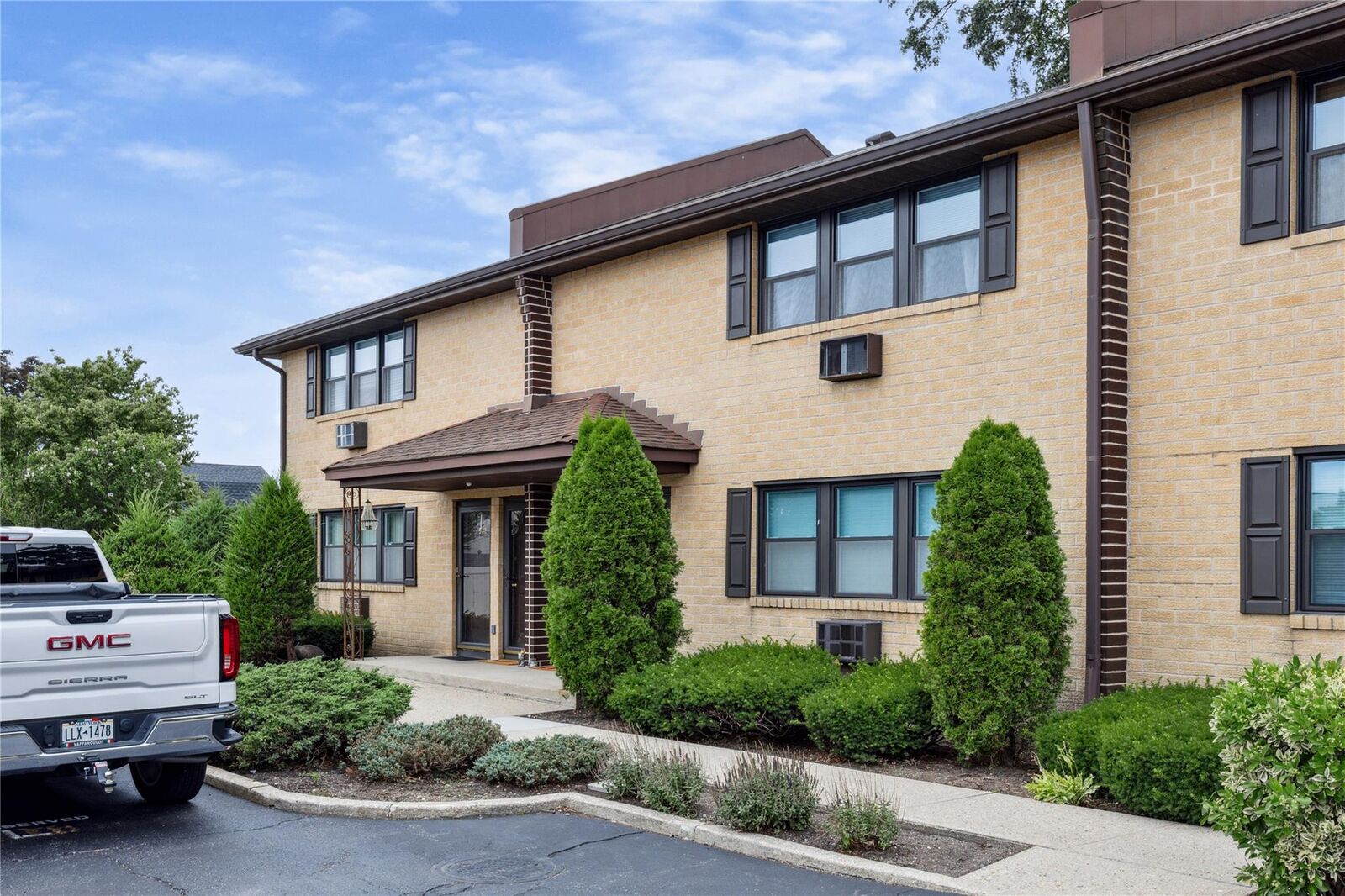 Property Photo:  508 Bedford Avenue 3  NY 11710 