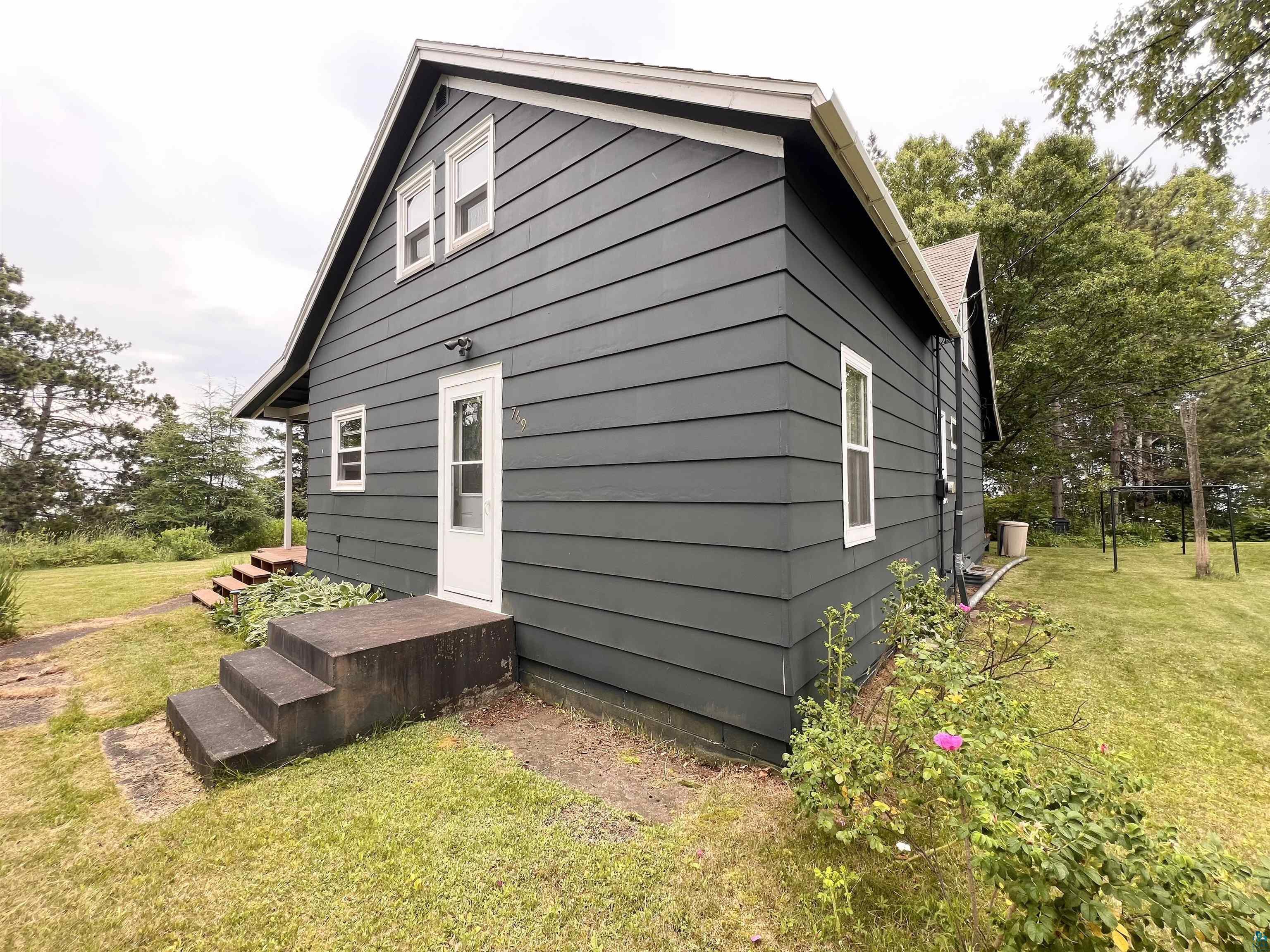 Property Photo: 769 Macdonald Ave MN 55601