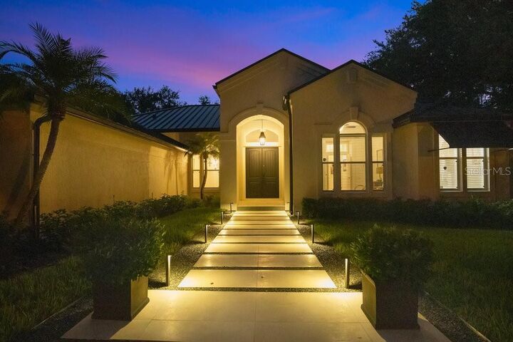 Property Photo:  7135 Horizon Circle  FL 34786