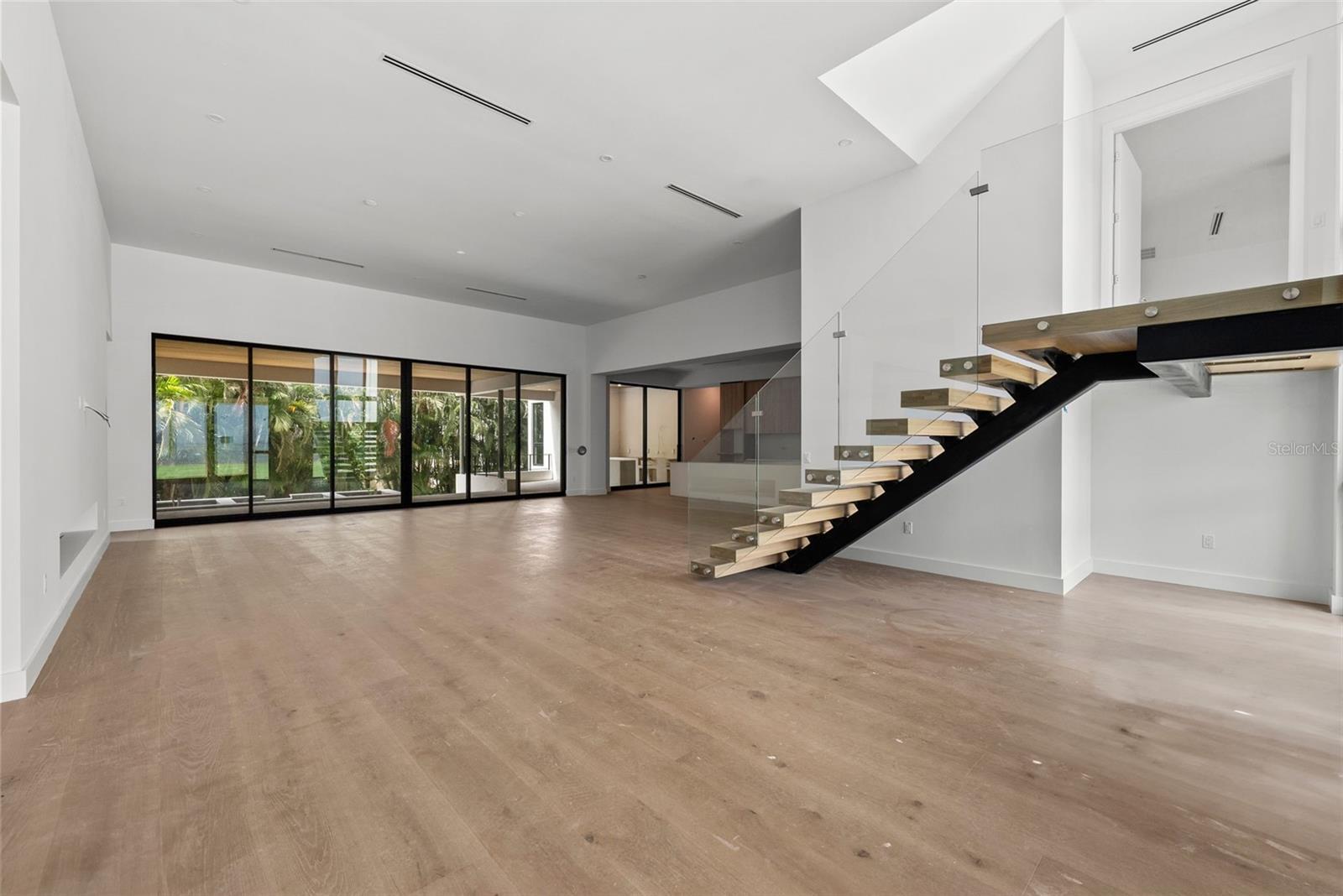 Property Photo: 107 Martinique Avenue FL 33606