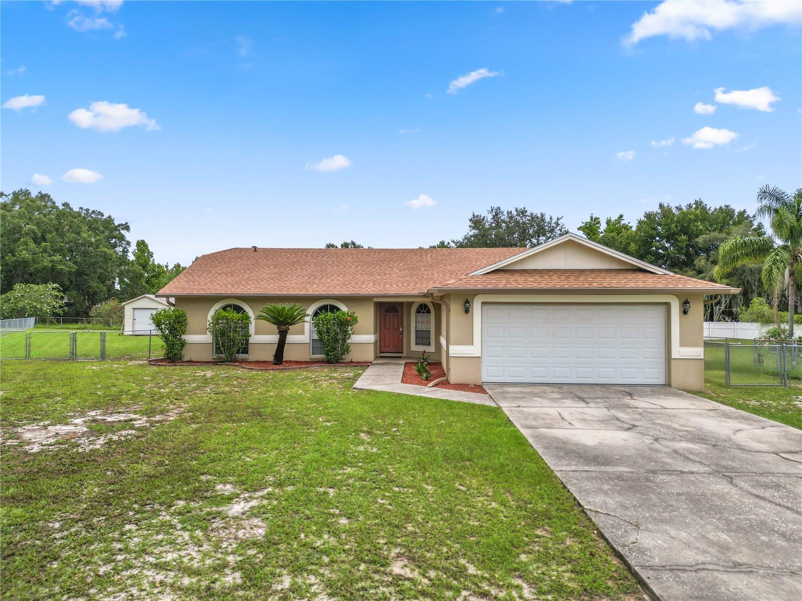 Property Photo: 2611 Jennifer Drive FL 33810