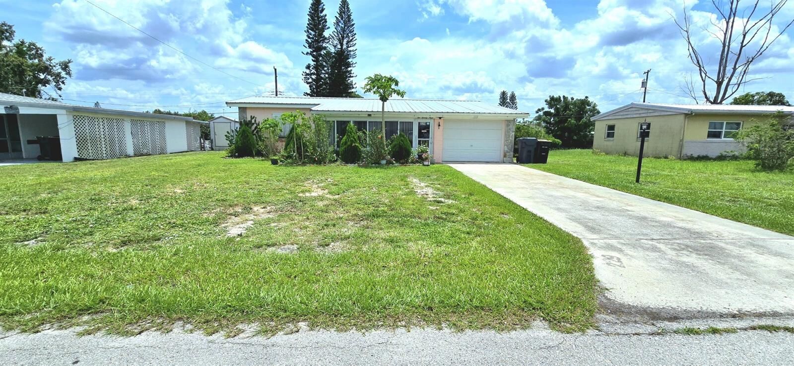 Property Photo:  229 Raymond Avenue  FL 33843 