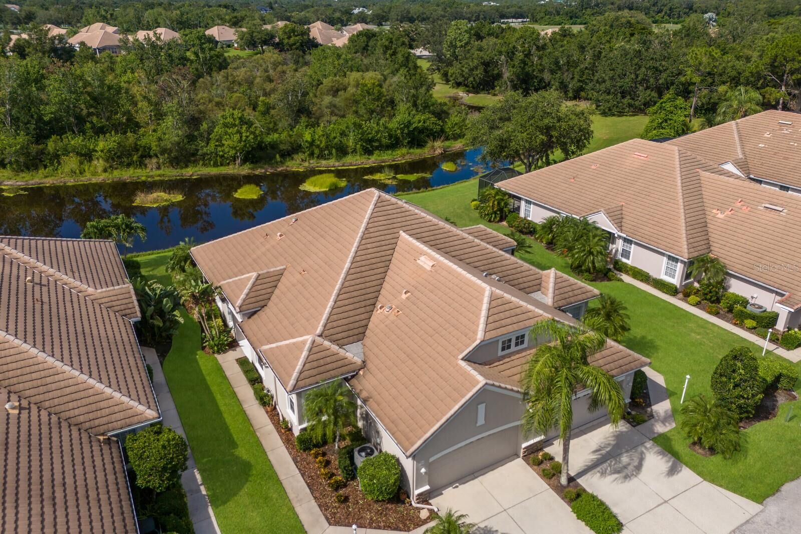 Property Photo:  7032 Old Tabby Circle  FL 34202 