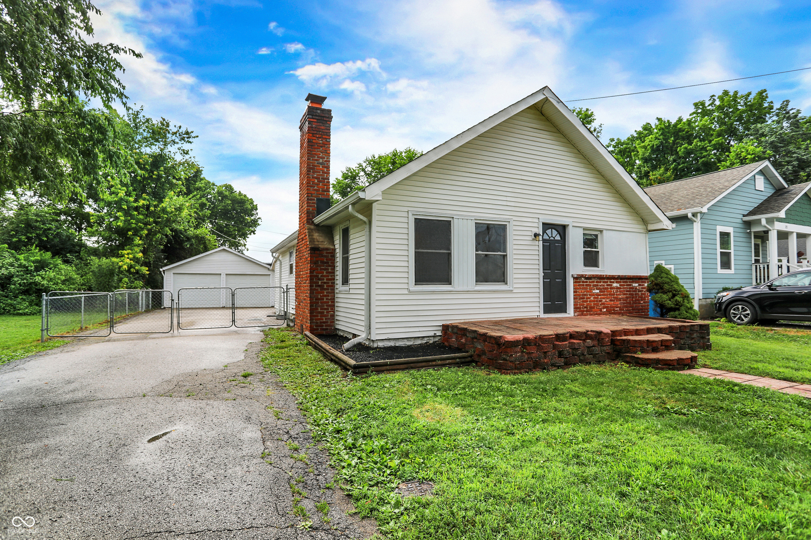 Property Photo: 36 S Vine Street IN 46241