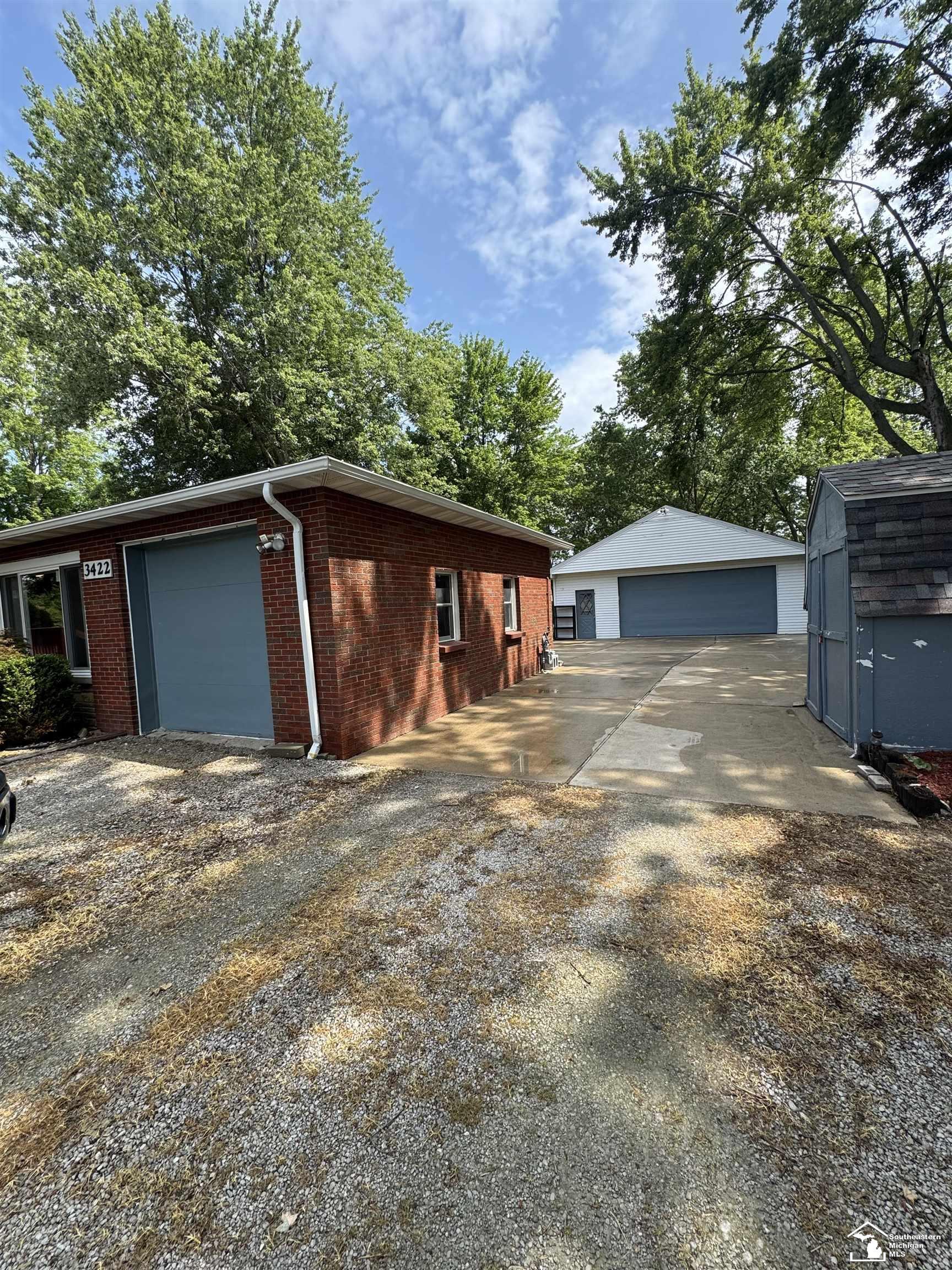 Property Photo: 3422 Bluebush Road MI 48162