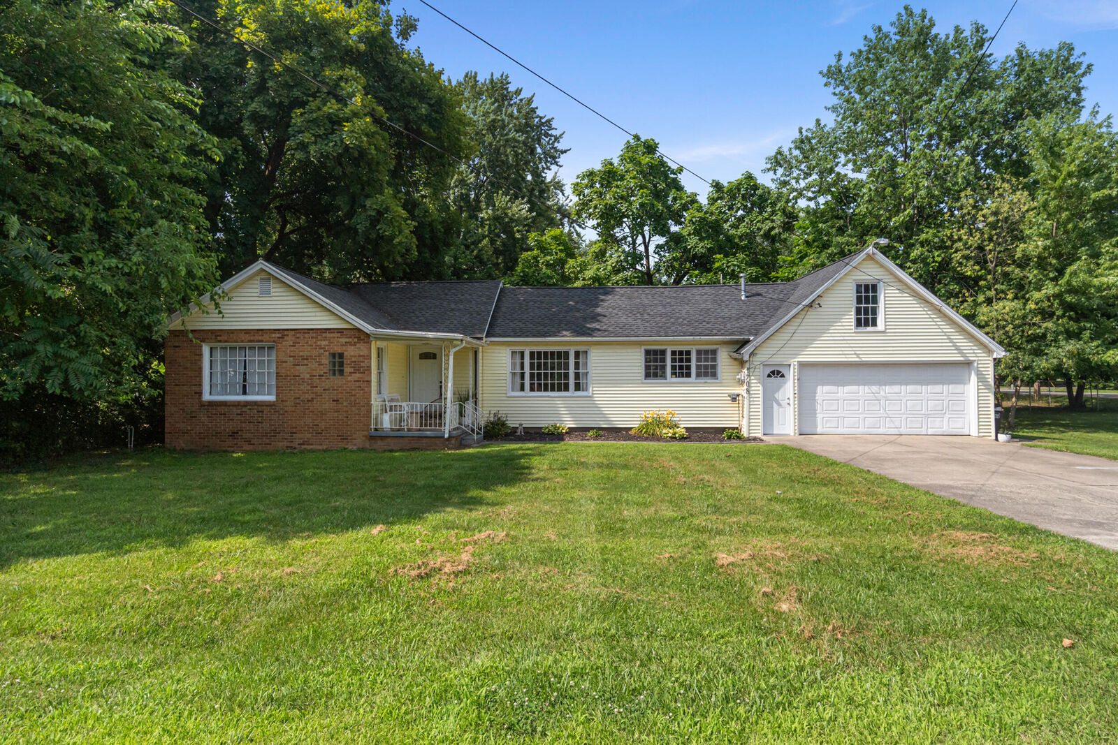 Property Photo:  1708 W Franklin Street  MI 49203 