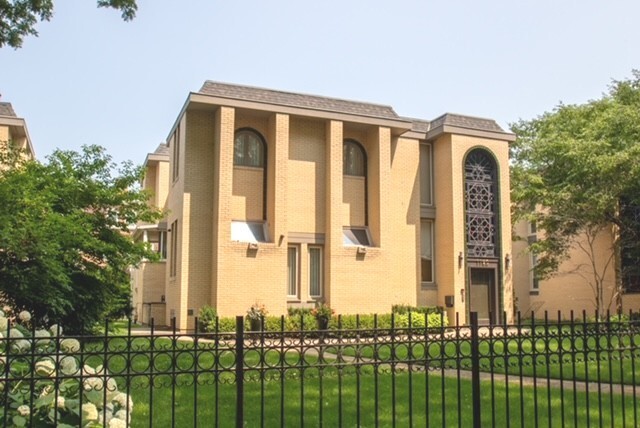 Property Photo: 1150 E 49th Street IL 60615