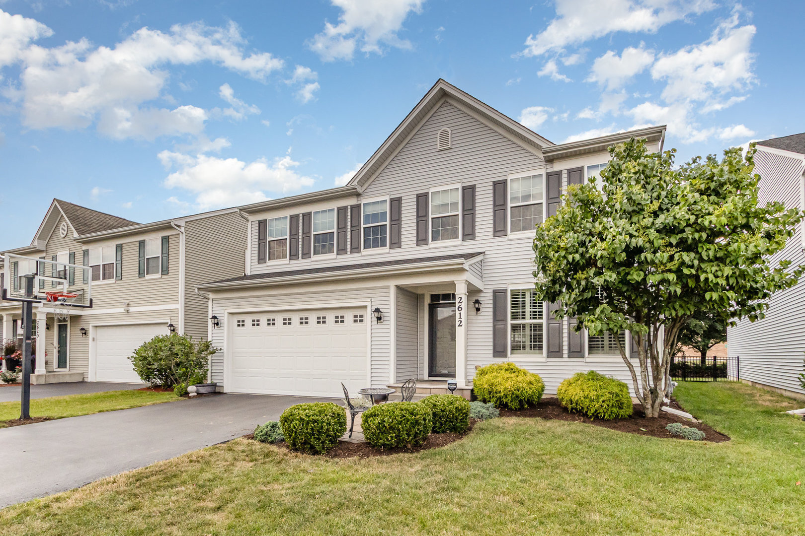 Property Photo: 2612 Retreat Circle IL 60532