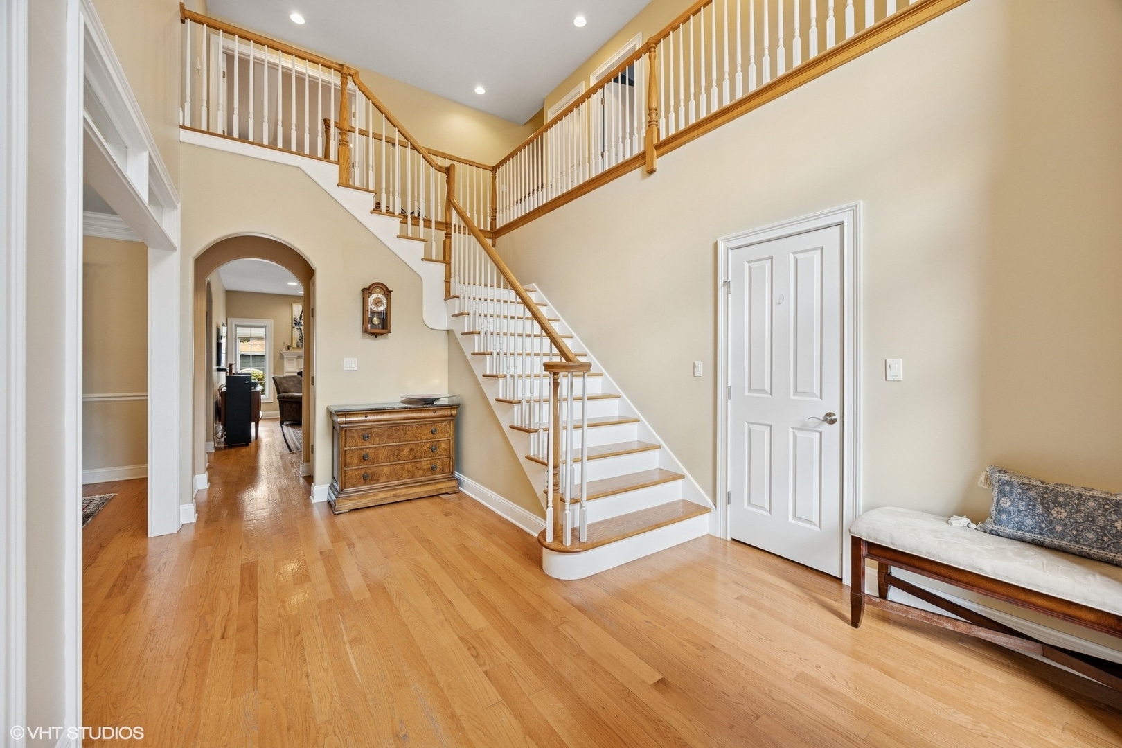 Property Photo: 1106 S Kensington Avenue IL 60525