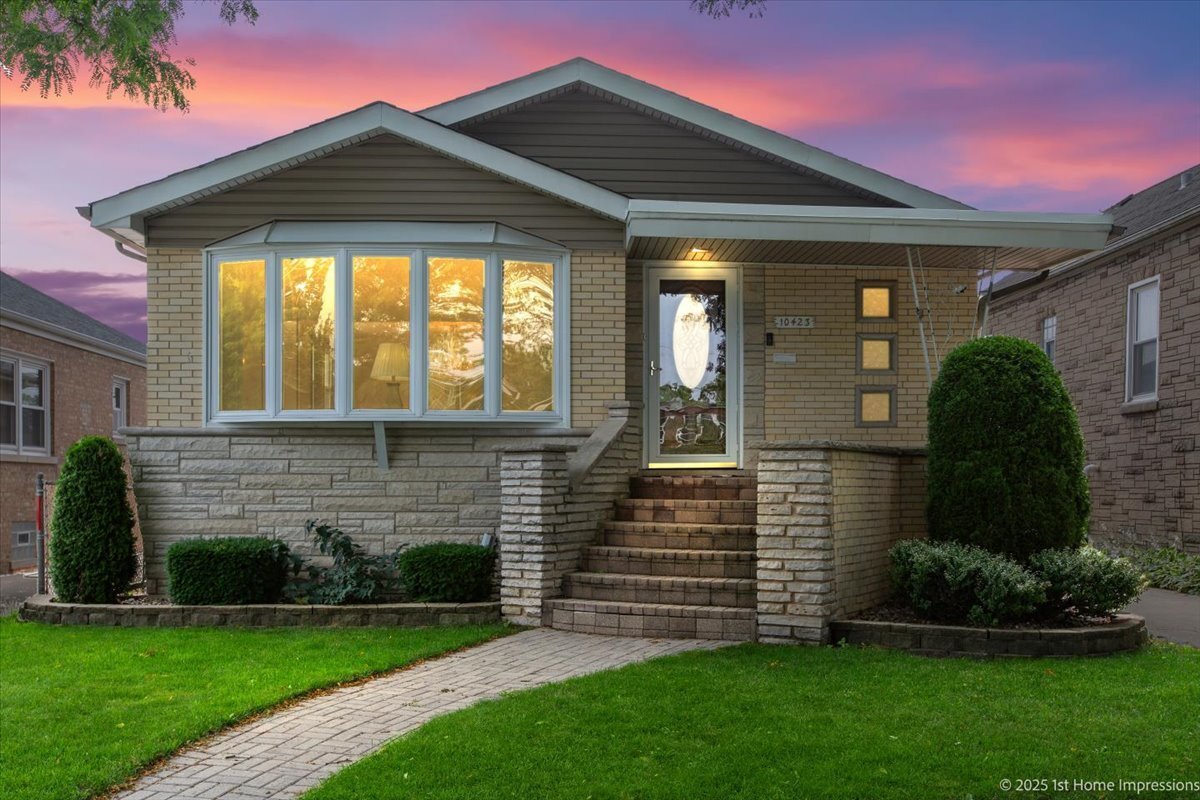 Property Photo: 10423 S Sawyer Avenue IL 60655