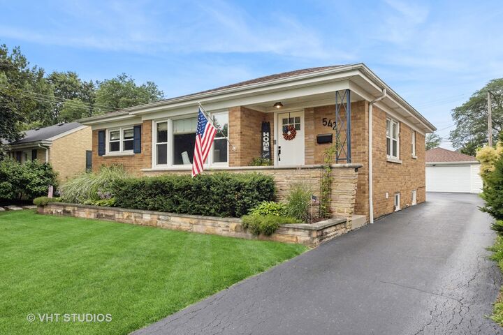 Property Photo:  542 7th Avenue  IL 60525 