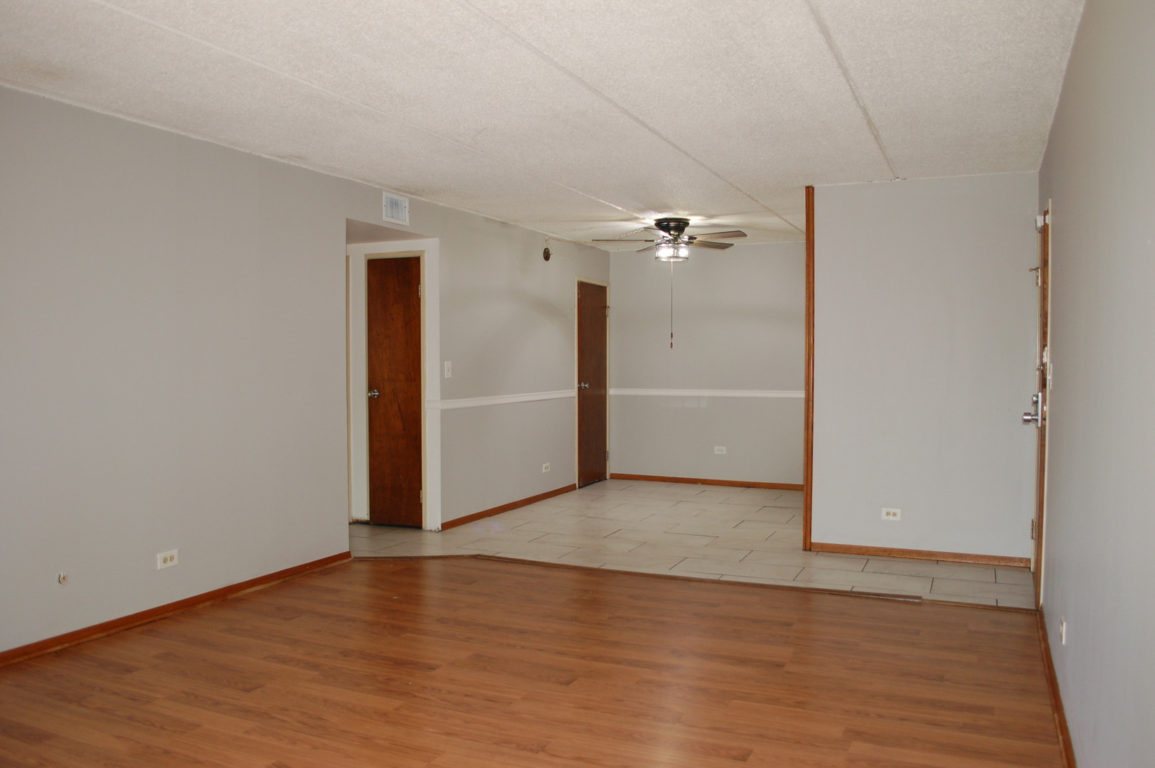 Property Photo:  5S070 Pebblewood Lane G-7  IL 60563 