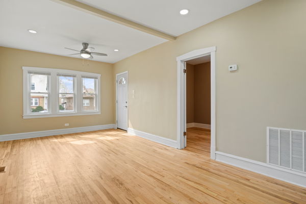 Property Photo:  3507 N Osceola Avenue  IL 60634 